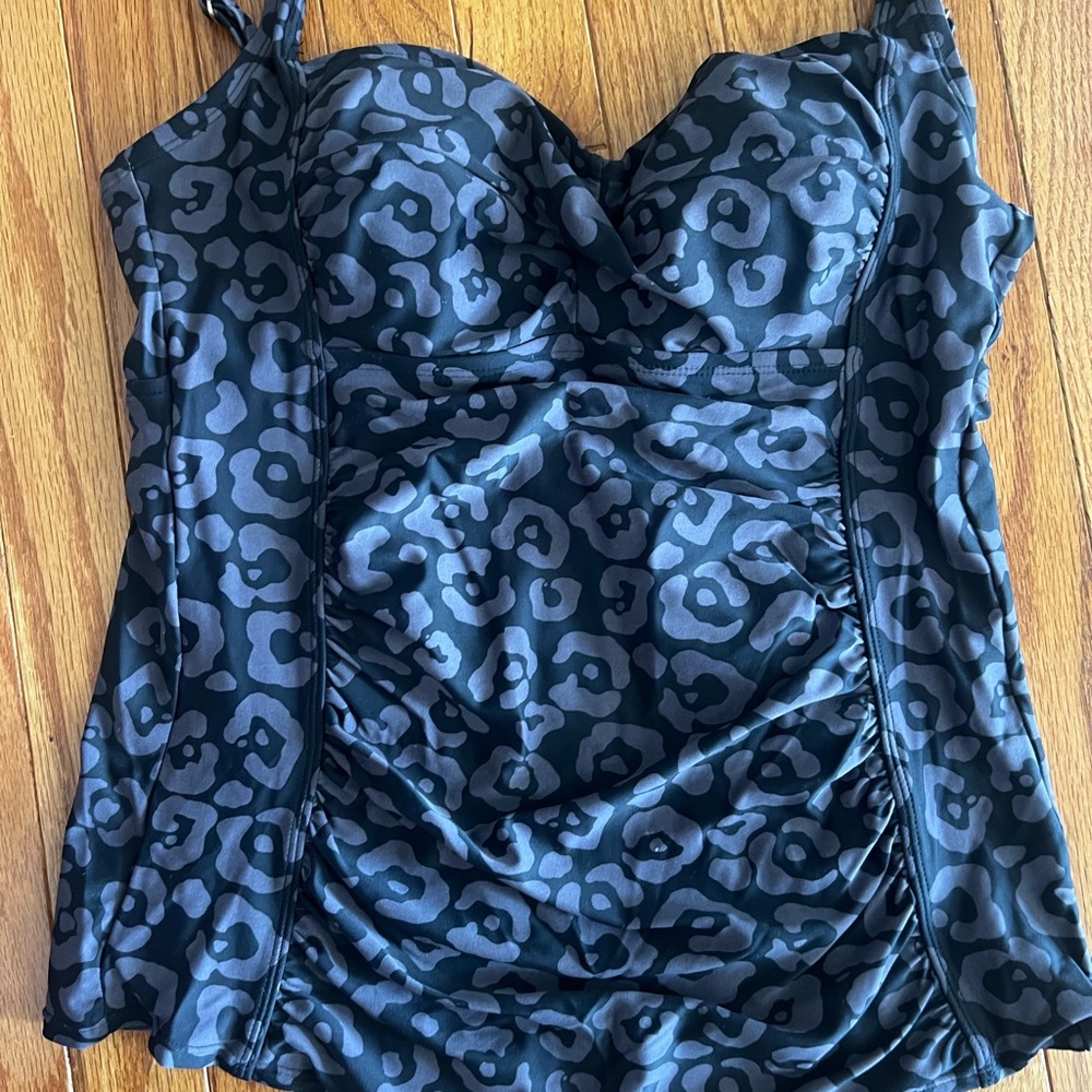 Merona Black and Blue Ruched swim top
